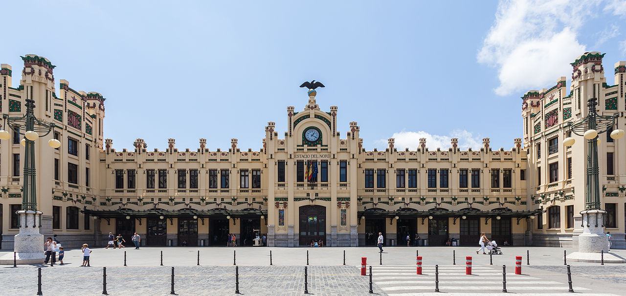 Estación_del_Norte,_Valencia,_España,_2014-06-30,_DD_122